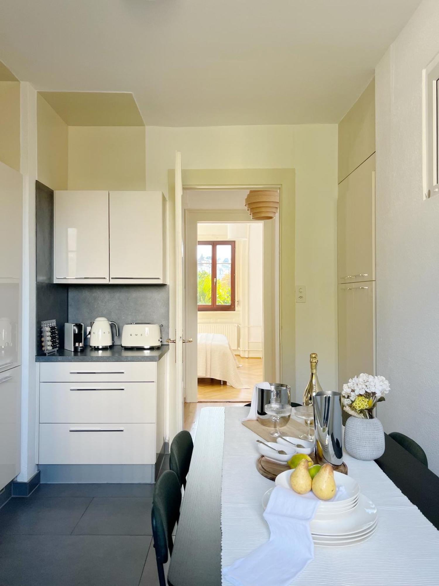 Montreux Riviera Suite Waterfront 3 Bedrooms Private Parking Exterior photo